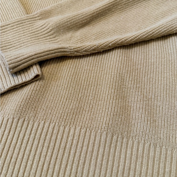 Nike Men’s Ribbed Button-Front Henley Sweater - Picture 5 of 5